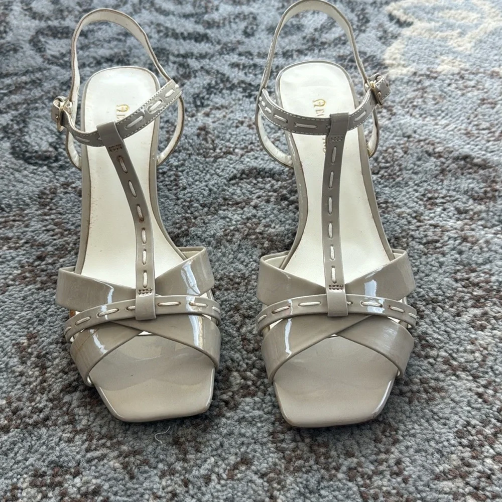 ETIENNE AIGNER Vintage Mirage T-Strap Patent Wedge Sandals Stone 9.5